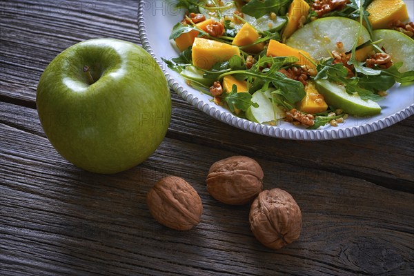 Arugula mango and apple salad healthy for heart