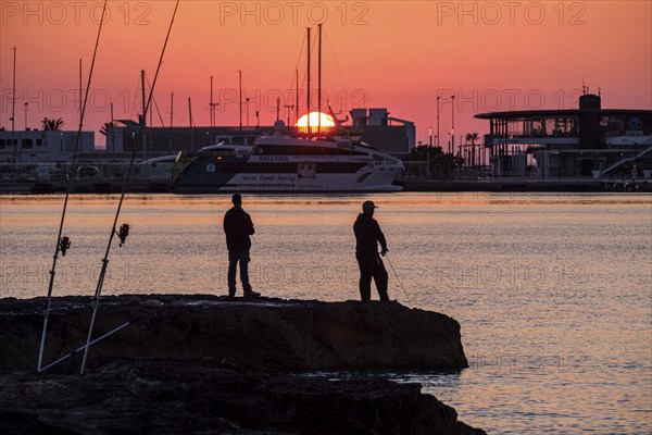 Anglers, La Savina port, Formentera, Pitiusas Islands, Balearic Community, Spain, Europe