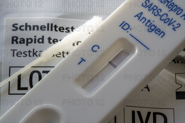 Negative corona antigen rapid test, lay test, self-test, for the detection of SARS-CoV-2 infection,