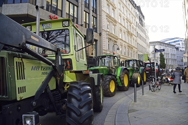 Europe, Germany, Hamburg, city centre, Gänsemarkt, demonstration, farmers, tractors, Europe