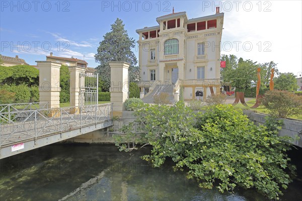 River Sorgue and Villa Caisse d'Epargne, bank, tributary, canal, idyll, floral decoration,