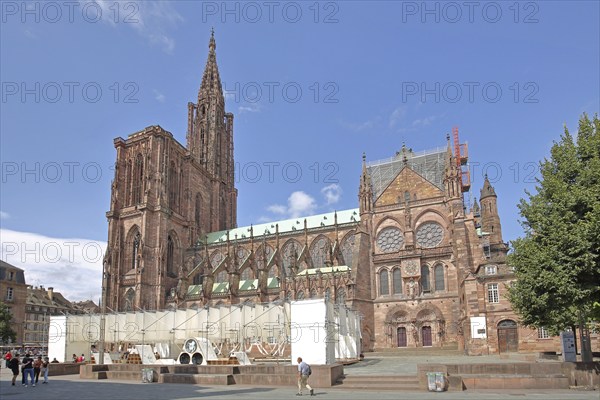 Gothic UNESCO cathedral from the south side with castle square, Notre-Dame, Cathédrale,