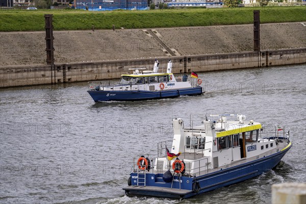 Boats of the North Rhine-Westphalia Water Police, in Duisburg-Ruhrort harbour, Vinckekanal, WSP8,