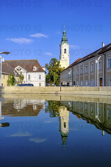 Wooden square with parish church, Langenlois, Waldviertel, Lower Austria, Austria, Europe