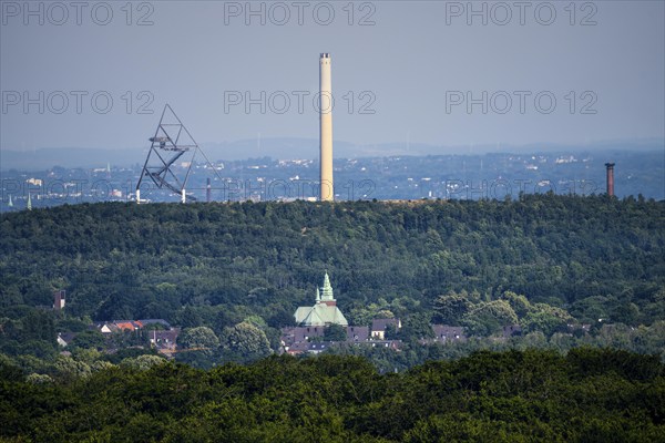 View from the Haniel spoil tip over the green Ruhr area landscape to the south-east, over the