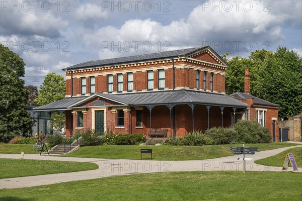 Marianne North Gallery, gallery with artworks by Marianne North, biologist and botanical