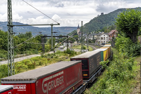 Upper Middle Rhine Valley, railway line on the right bank of the Rhine, goods train line, up to 400