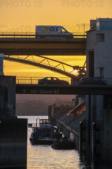 Road bridges over the outer harbour basin in the Rhine port of Duisburg, Am Brink, above,