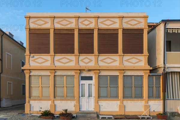 Abandoned beach house, beach, architecture, tourism, building, dilapidated, property, empty,