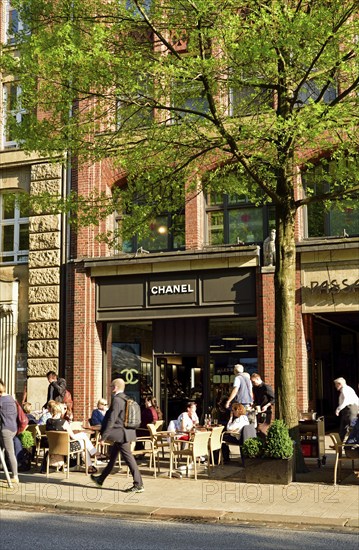 Hamburg, City, Mönckebergstraße, shops, street cafe, Levantehaus