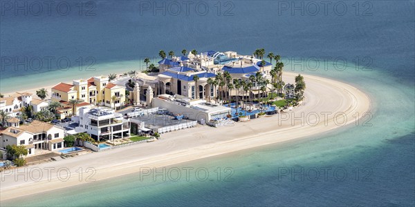 Luxury villas properties on The Palm Jumeirah man-made island with beach panorama in Dubai, United