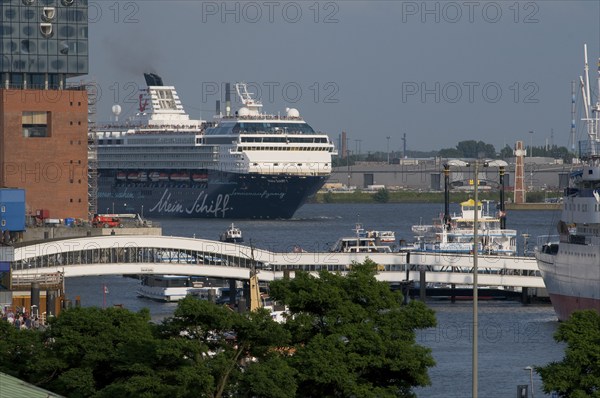 Europe, Germany, Hamburg, Elbe, harbour, Elbe Philharmonic Hall, passenger ship Mein Schiff 1,