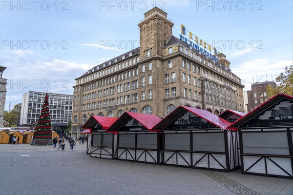 The Christmas market in Essen, Willy-Brandt-Platz on the shopping street Kettwiger Straße, partly