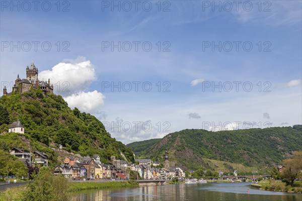 View of the town with the Reichsburg Cochem, Cochem, Middle Moselle, Rhineland-Palatinate, Germany,