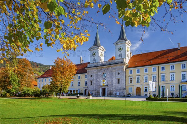 Monastery castle with Tegernsee brewery in autumn, Tegernsee, Tegernsee, Tegernsee valley, Mangfall