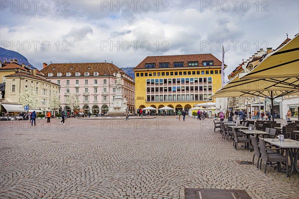 Waltherplatz in Bolzano, South Tyrol, Italy, Europe