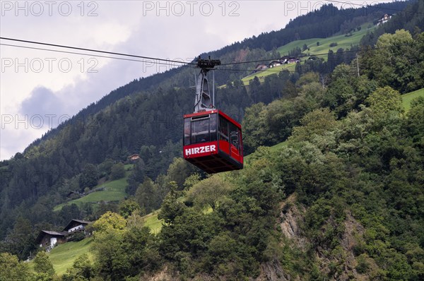 Hirzer cable car, gondola from the valley station to the middle station, Almenweg, Klammeben,