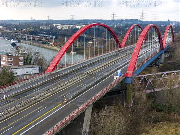 A42 motorway bridge, over the Rhine-Herne Canal, with massive structural damage, totally closed for