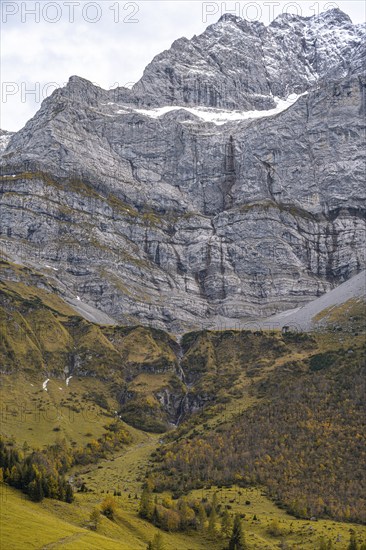 Mountain landscape in autumn, summit Eiskarlspitze, Eng, municipality Hinterriß, Karwendel