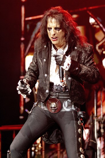 Alice Cooper live on Too close for comfort Tour at the Max-Schmeling-Halle in Berlin on 09.10.2024