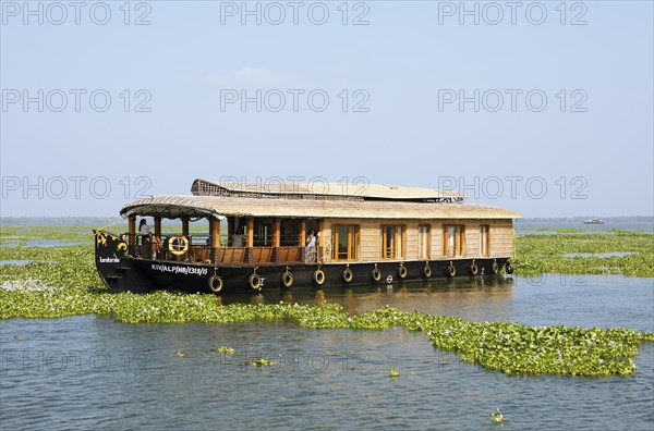 Traditional houseboat on Lake Vembanad, canal system of the backwaters, Kerala, India, Asia