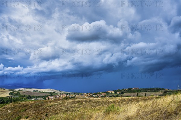 Landscape near Torrenieri, Tuscany, Italy, Europe