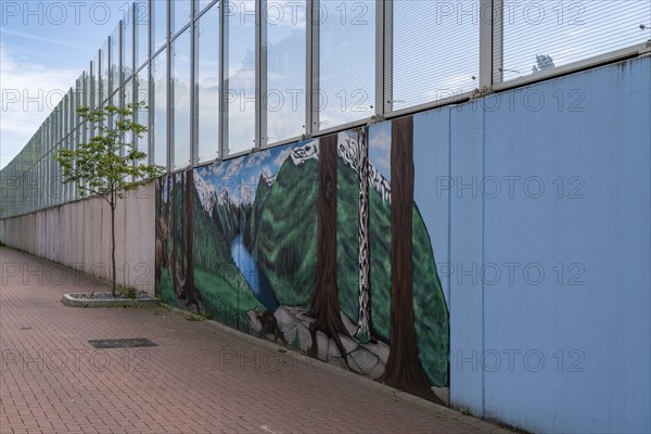 Noise barrier on Hombrucher Straße in Essen-Frillendorf, along the A40 motorway, 250 metres long,