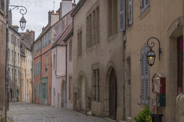 Alley in the old town centre of Dole, Département Jura, France, Europe