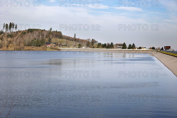 Dam of the Granetal dam. The dam has a capacity of 46.4 million cubic metres of water, Langelsheim,
