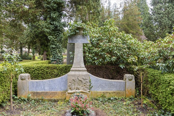 The Loschwitz cemetery is the second burial ground in Dresden's Loschwitz district that is still in