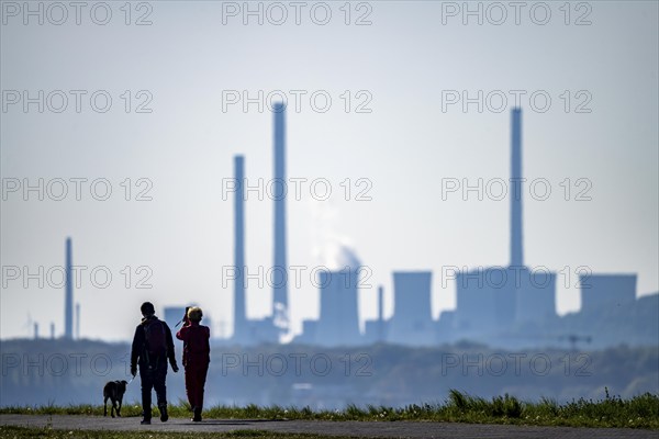 The Hoheward spoil tip, main part of the Hoheward Landscape Park, walkers on the Heldentod, view of