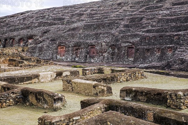 Sculptured rock at the El Fuerte de Samaipata, Fort Samaipata, Pre-Columbian archaeological site