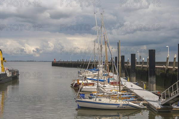 Sailing boats in the tidal or wet harbour, Wilhelmshafen, Lower Saxony, Germany, Europe