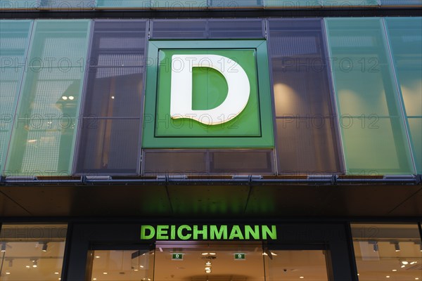 Deichmann, facade with sign and logo, Essen, Ruhr area, North Rhine-Westphalia, Germany, Europe