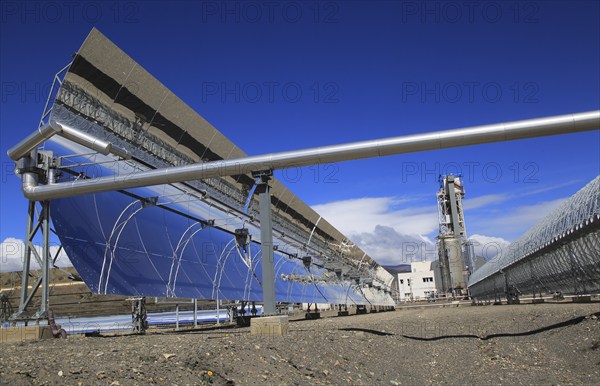 Curved concave reflector panels desalinisation plant at the solar energy scientific research