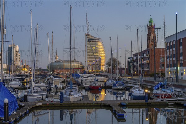 New harbour, harbour basin, harbour district, residential buildings, office buildings, Sail City