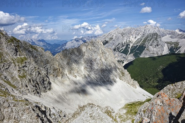 At the Hafelekar, view from the Karwendelblick of the Innsbruck Nordkette to the Karwendel