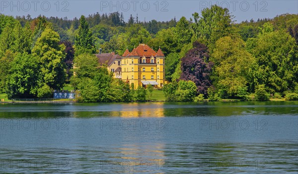 Garatshausen Castle on the lakeshore, Feldafing, Lake Starnberg, Bavarian Alpine Foreland, Upper