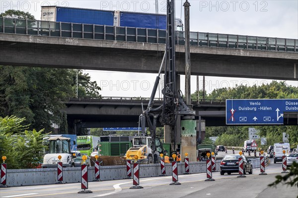 Large drilling rig at the Duisburg-Kaiserberg motorway junction, complete reconstruction and new