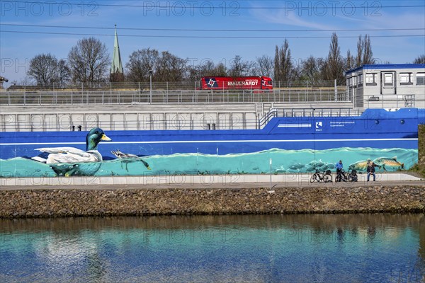 Stormwater overflow basin on Osterfelder Straße in Oberhausen, on the Rhine-Herne Canal and the