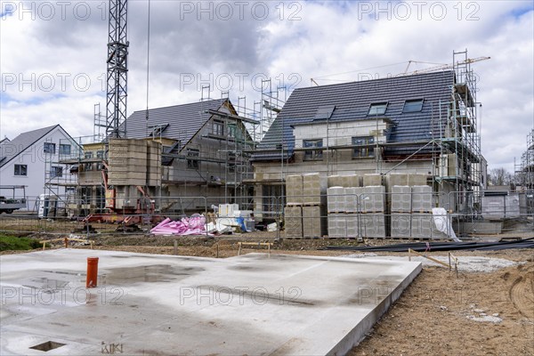 New development district, around 140 detached and semi-detached villas being built in the south of