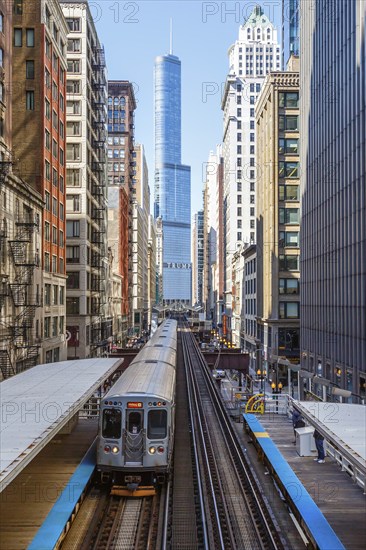 Chicago L Elevated elevated metro train public transport train at the Adams Wabash stop in Chicago,