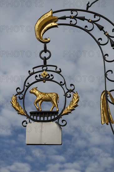 Nose sign of the Hotel Goldenes Lamm, Hauptstraße 45, Rottweil, Baden-Württtemberg, Germany, Europe