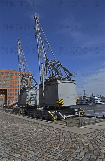 Europe, Germany, Hanseatic City of Hamburg, Elbe, harbour, Elbe hiking trail, historic cranes at