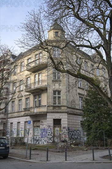 Vacant residential building Stubenrauchstraße corner Odenwaldstraße, Friedenau, Berlin, Germany,