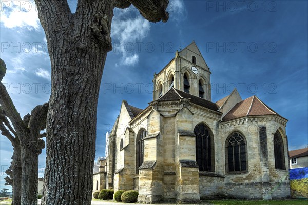 Auvers-sur-Oise. Notre-Dame-de-l'Assomption church painted by Vincent Van Gogh. Val-d'Oise