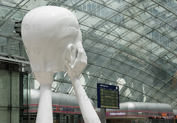 Sculpture entitled Immaterielles by the artist Andreas Schmitten, long-distance railway station,
