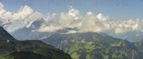 Mountain panorama from Zeigersattel to Höfats 2259m, Allgäu Alps, Allgäu, Bavaria, Germany, Europe