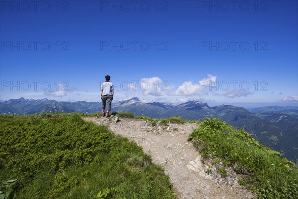 Hiking trail from Fellhorn, 2038m, to Söllereck, Allgäu Alps, Allgäu, Bavaria, Germany, in the