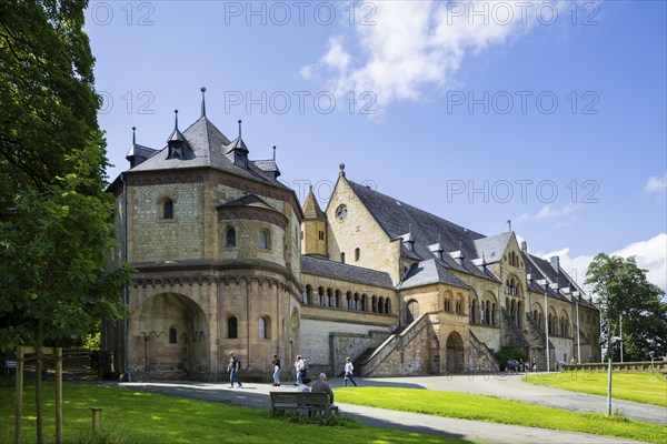 The imperial palace of Goslar covers an area of around 340 by 180 metres, situated at the foot of